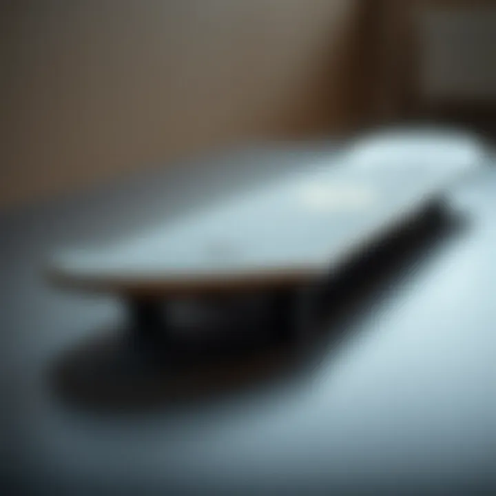 Sleek Aesthetics of the Smith Outlier 2 Elegant design of the Smith Outlier 2 Matte Black showcasing its contours